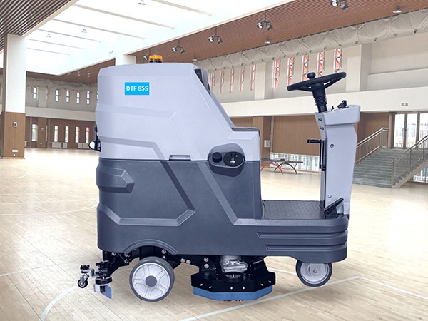 DTF85S小型駕駛式雙刷洗地機(jī)